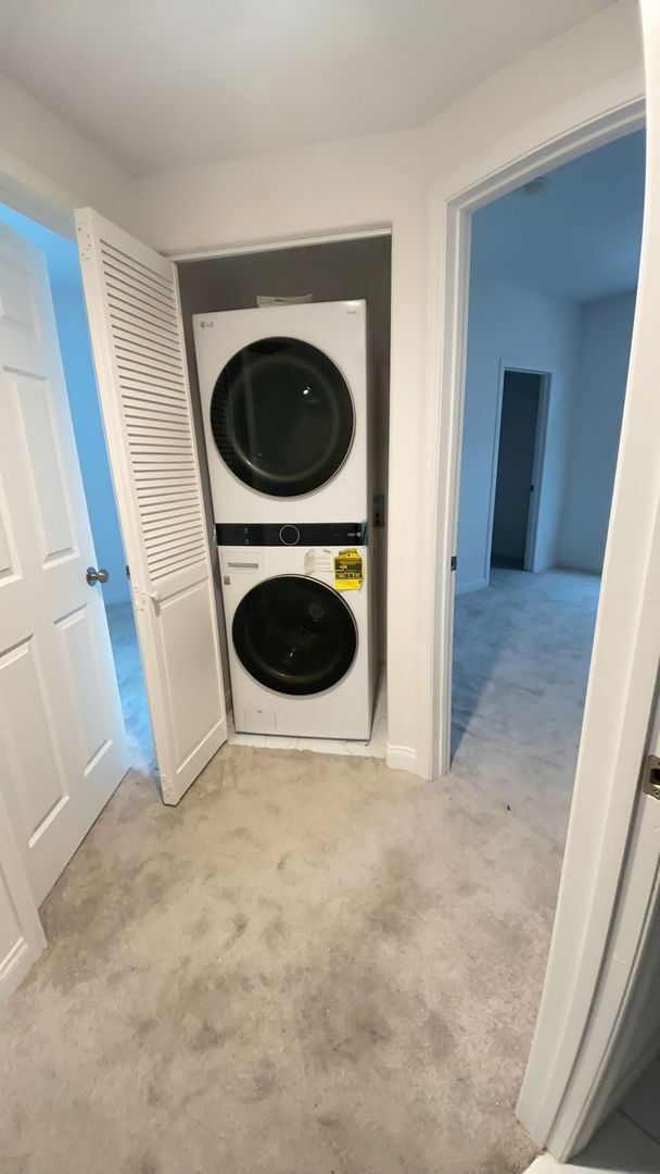 Building Photo - Pacific Legends East