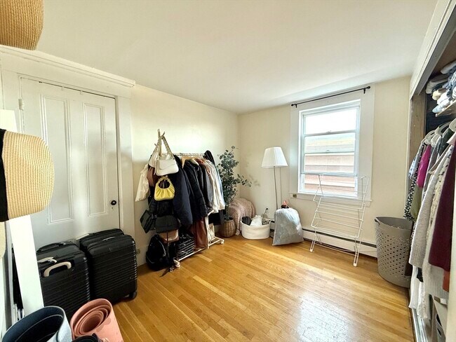 Building Photo - 276 Bunker Hill St