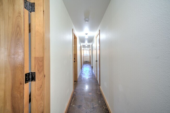 Building Photo - 2225 Blake St