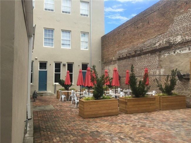 Building Photo - 100 N Royal St