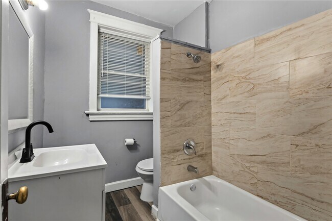 Building Photo - 4234 Dewey Ave