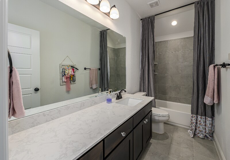 Building Photo - 279 Moonshadow Dr