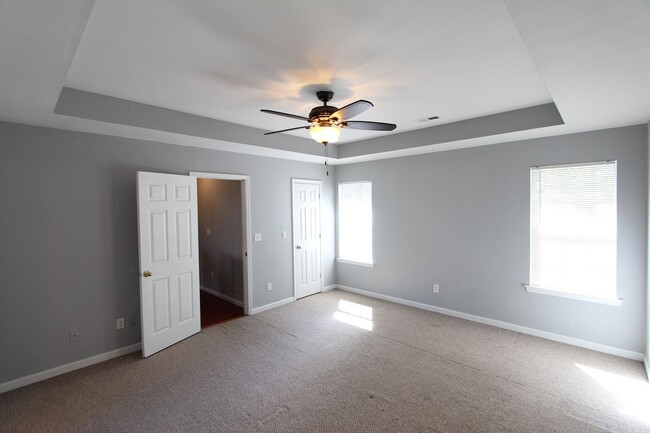 Building Photo - Helena Beauty!!  3BR 2.5BA - You will LOVE IT!!