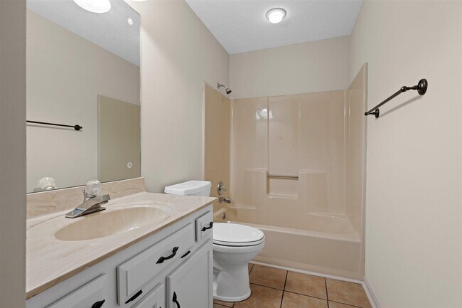 Building Photo - 1745 Ewing Ford Rd