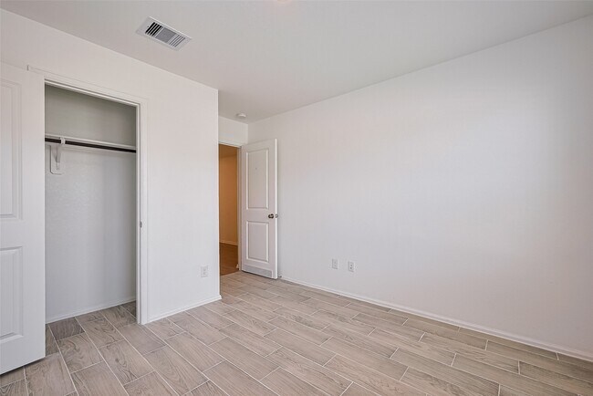 Building Photo - 9603 Fulvetta Briar Ct