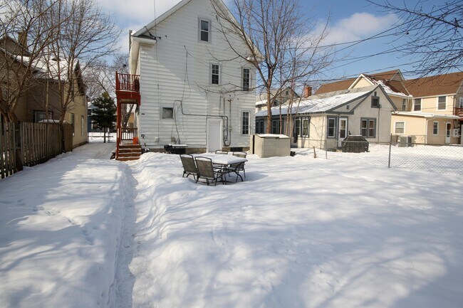 Building Photo - 1315 5th St NE