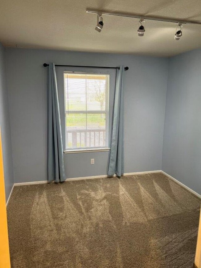 Building Photo - Modern 4 Bedroom 3 Bath Close to Marina Suisun City *Star Rentals