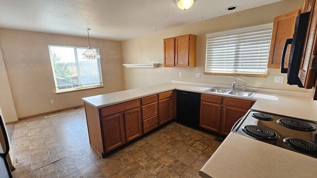 Building Photo - Single family home in Cul-De-Sac