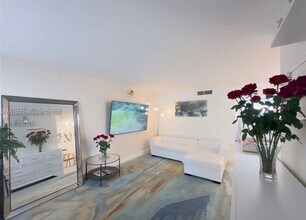 Building Photo - 1120 NE 10th St