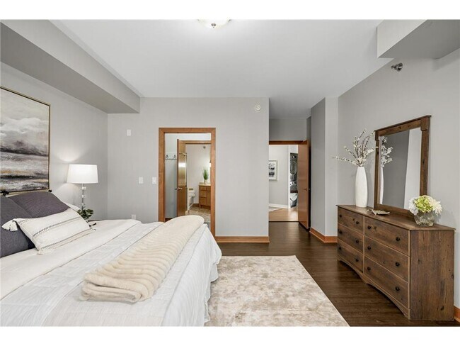 Building Photo - 317 Groveland Ave