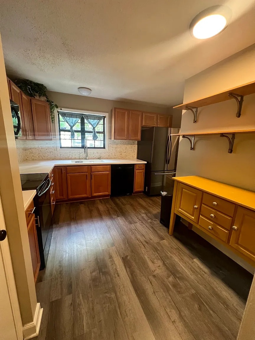 Building Photo - Room in Townhome on Willow Bridge Dr