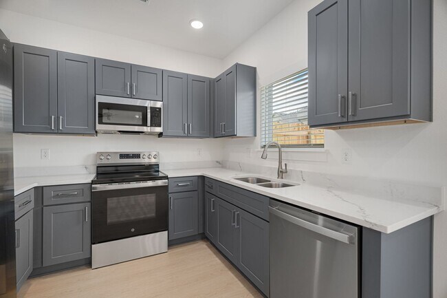 Building Photo - The Chalet at Been Road Villas 3 Bed, 2 Bath