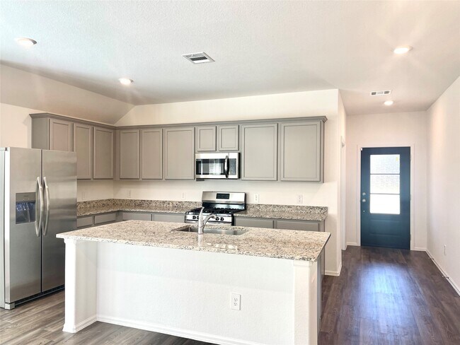 Building Photo - 17477 Rosewood Manor Ln