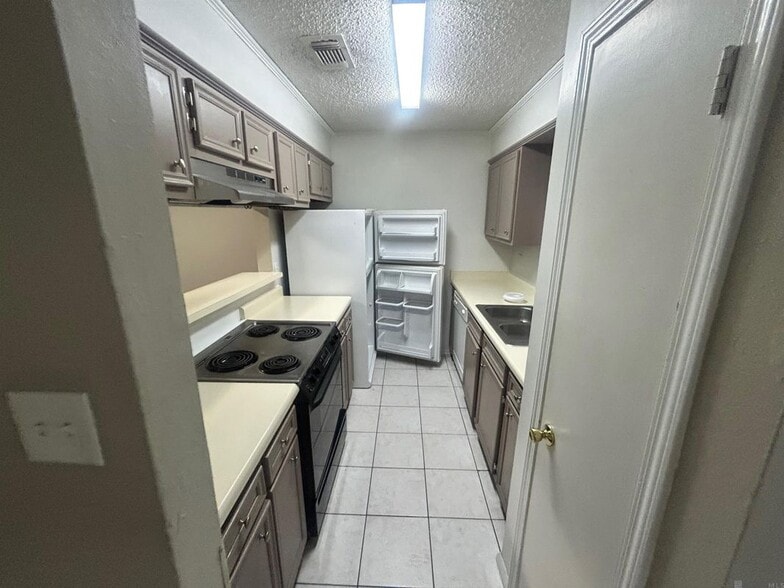 Building Photo - 4448 Stumberg Ln