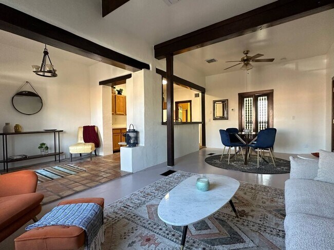Building Photo - Historic Barrio Home Downtown Tucson