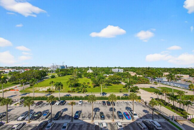 Building Photo - 2600 N Flagler Dr