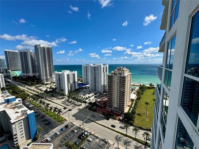 Building Photo - 1945 S Ocean Dr