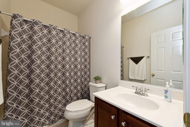 Building Photo - 17 S Exeter St