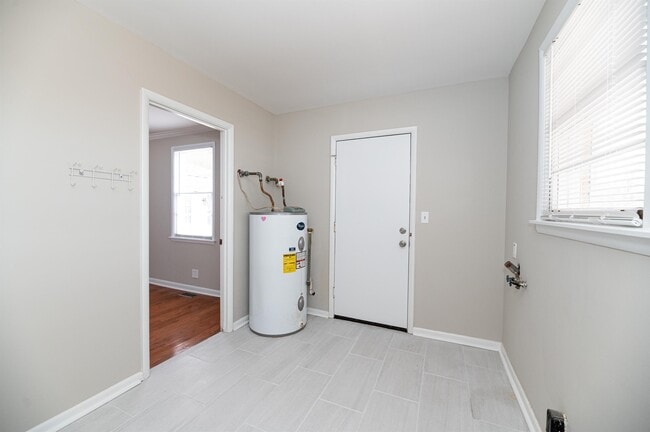 Building Photo - 519 Harolds Dr NW