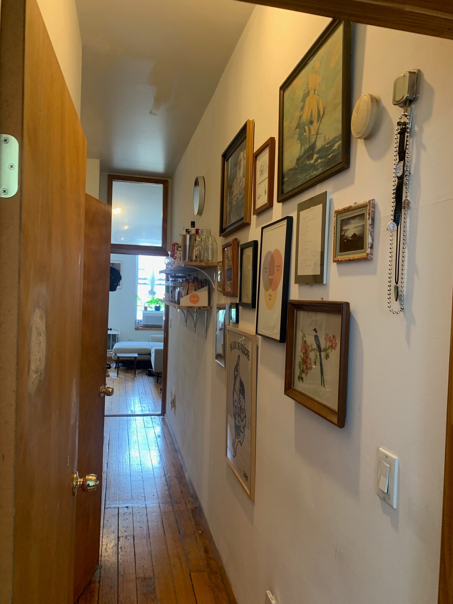 Building Photo - 802 Grand St