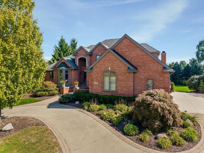 Building Photo - 7040 Royal Villa Ct