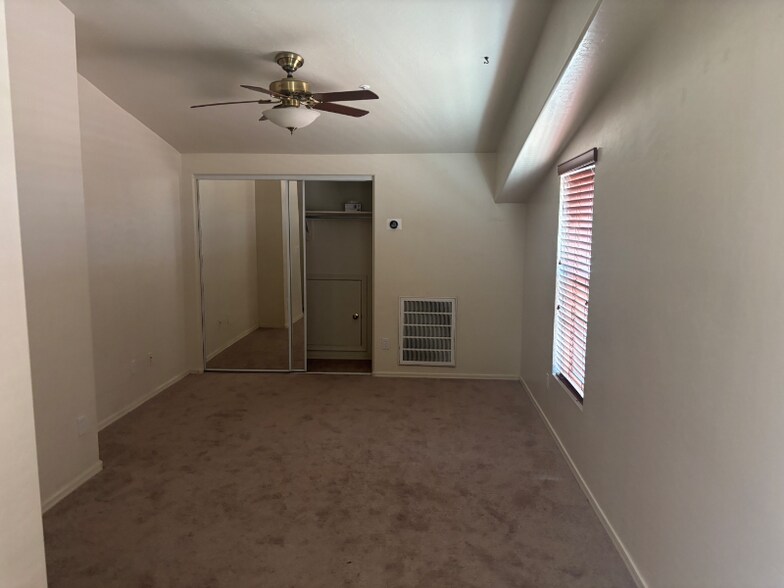 Building Photo - 700 N Port Dr