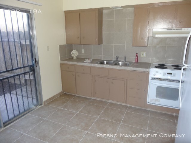 Building Photo - 2 Bedroom Apartment in Clovis! Sec 8 OK!