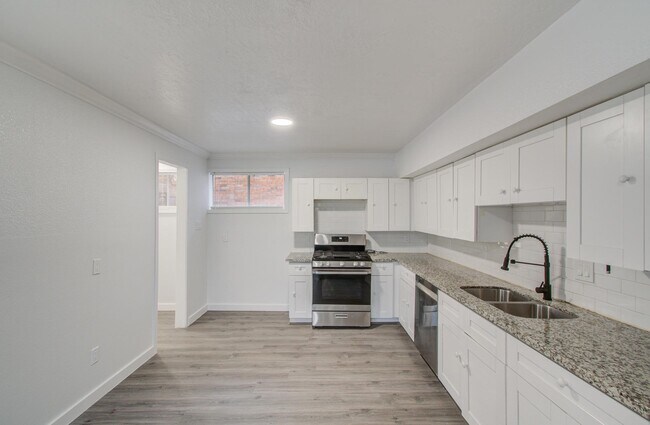 Building Photo - 417 Brook Hollow Dr