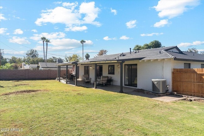 Building Photo - 1455 E Tuckey Ln
