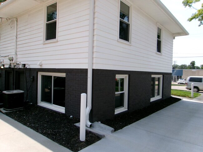 Building Photo - 3444 N 48th St