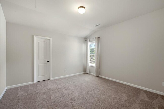 Building Photo - 4910 Belcrest Way