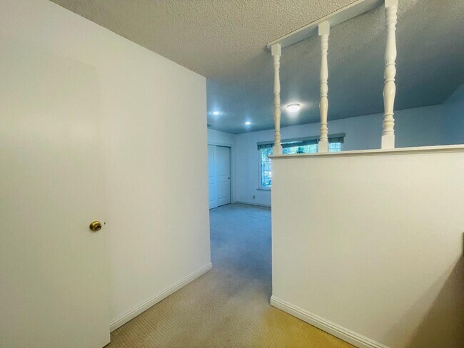 Building Photo - 1150 Stafford Dr