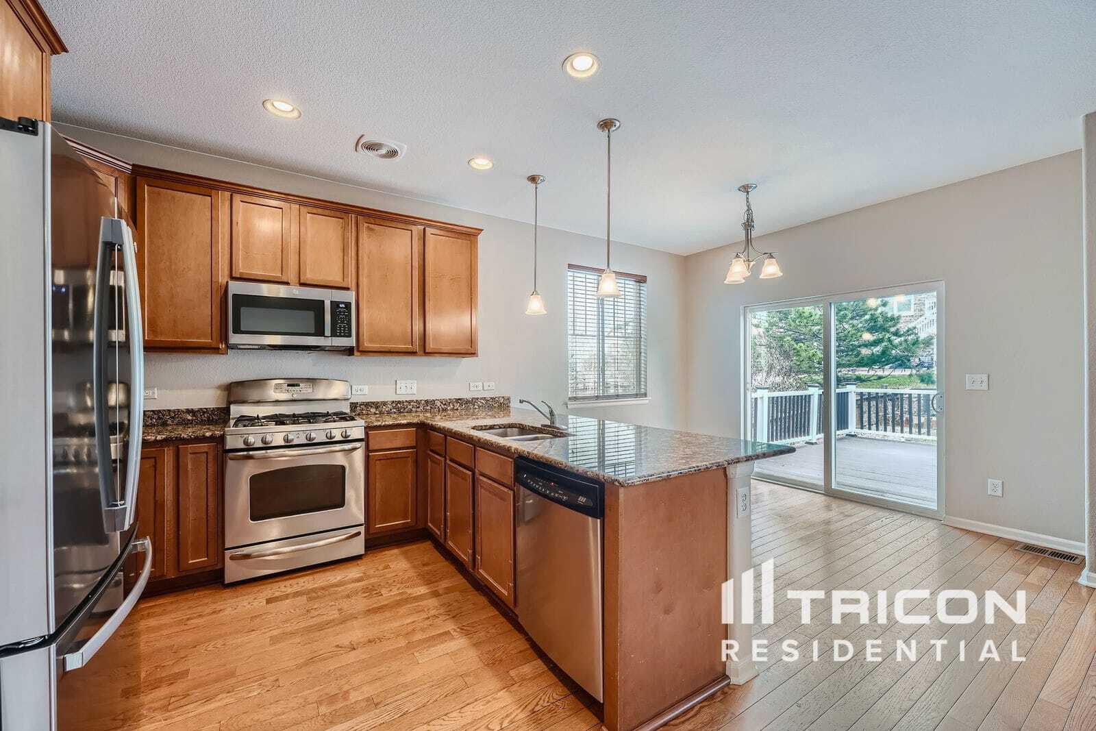 Building Photo - 26110 E Davies Dr