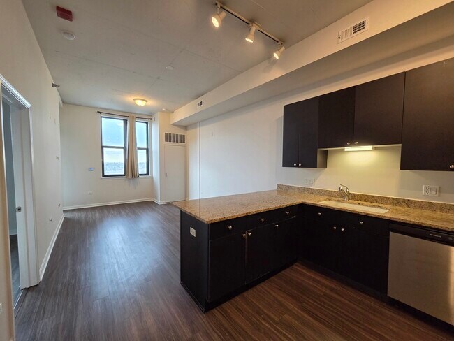 Building Photo - 1464 S Michigan Ave