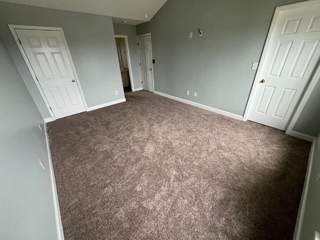 Building Photo - 145 Fiddlers Run Ct