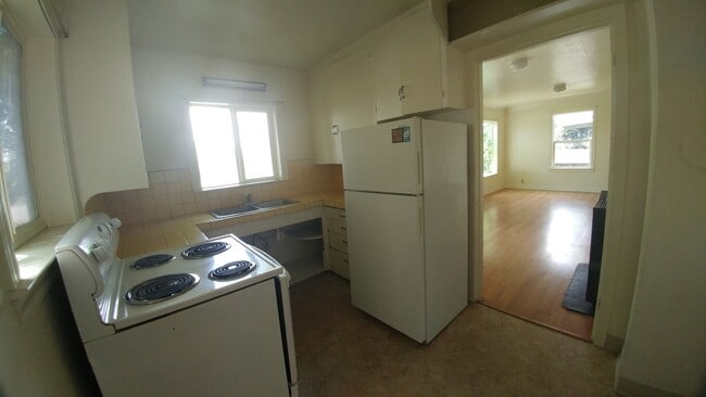 Building Photo - 2 Bedroom 1 Bath- House