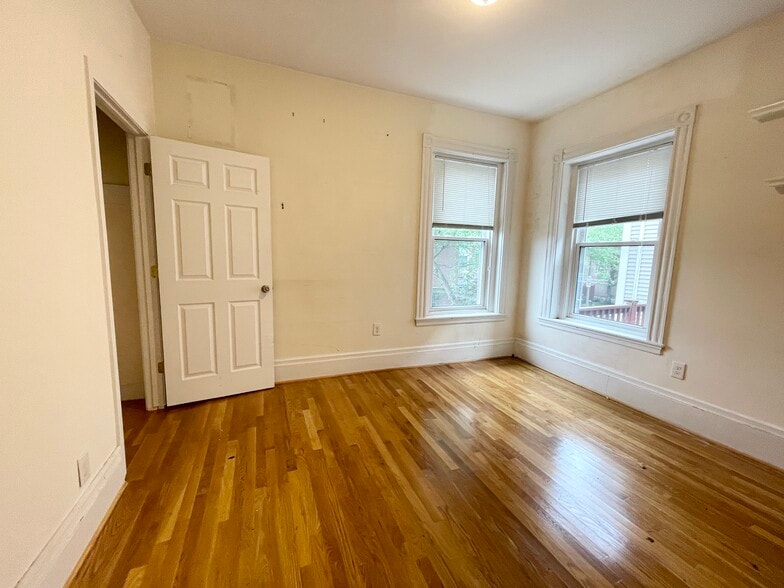 Building Photo - 92 L St