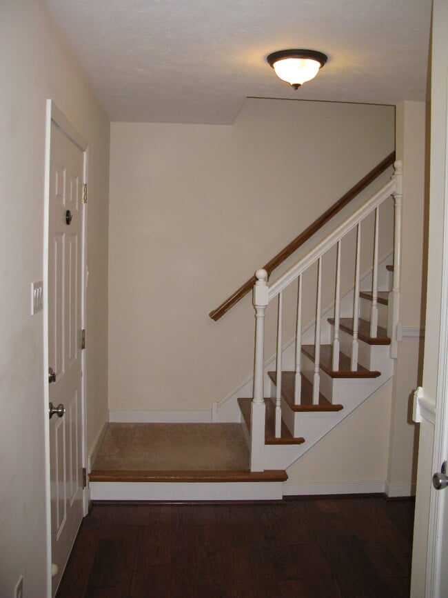 Building Photo - 6151 Rosemary Dr