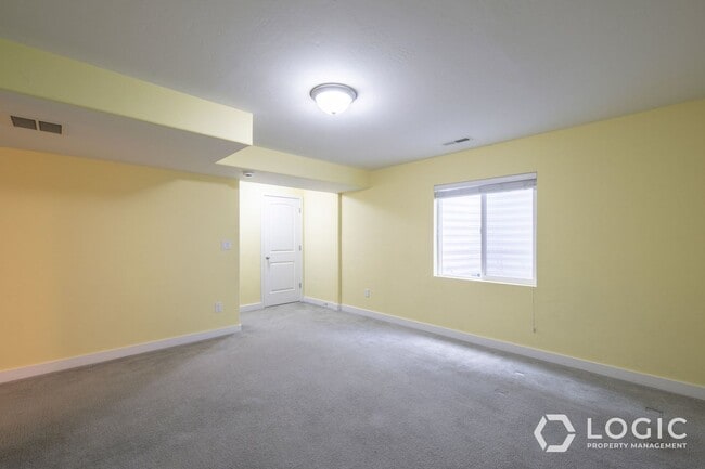 Building Photo - Stunning Home in Lehi!!