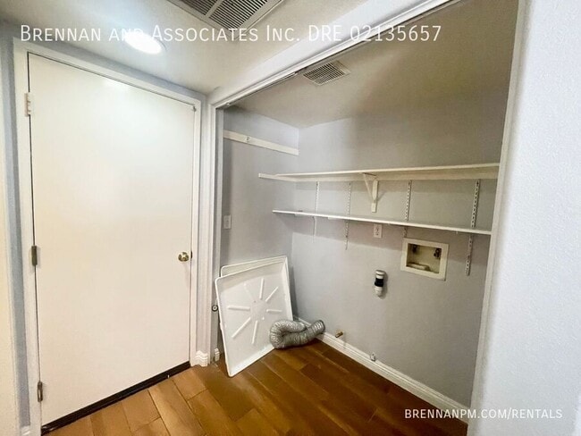 Building Photo - 1533 Applegate St