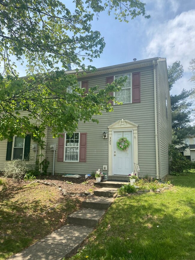 Primary Photo - 327 Georgetowne Ct