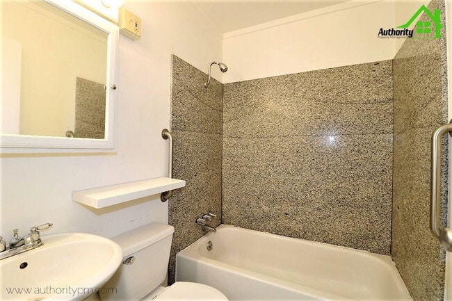 Building Photo - 6183 Verde Vale Ct