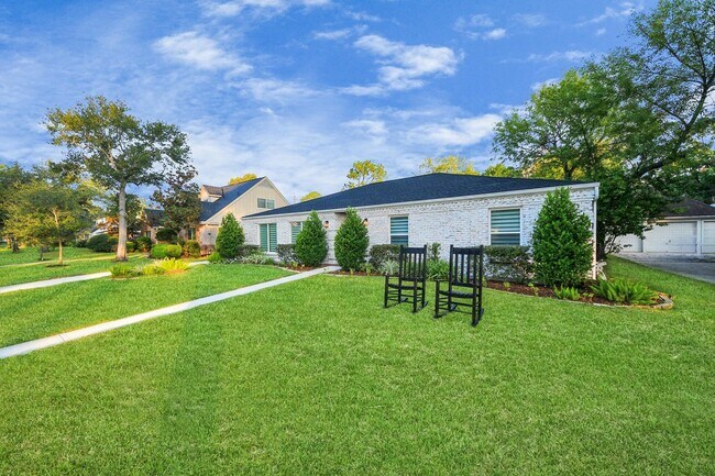 Building Photo - 12318 Queensbury Ln