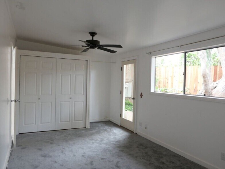 Building Photo - 6456 Surfside Way