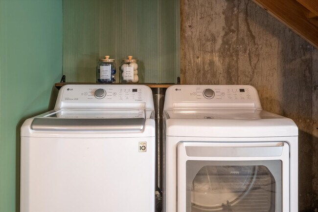 Building Photo - 344 Cajetan St