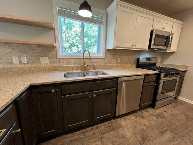 Building Photo - 7110 Calumet Ct