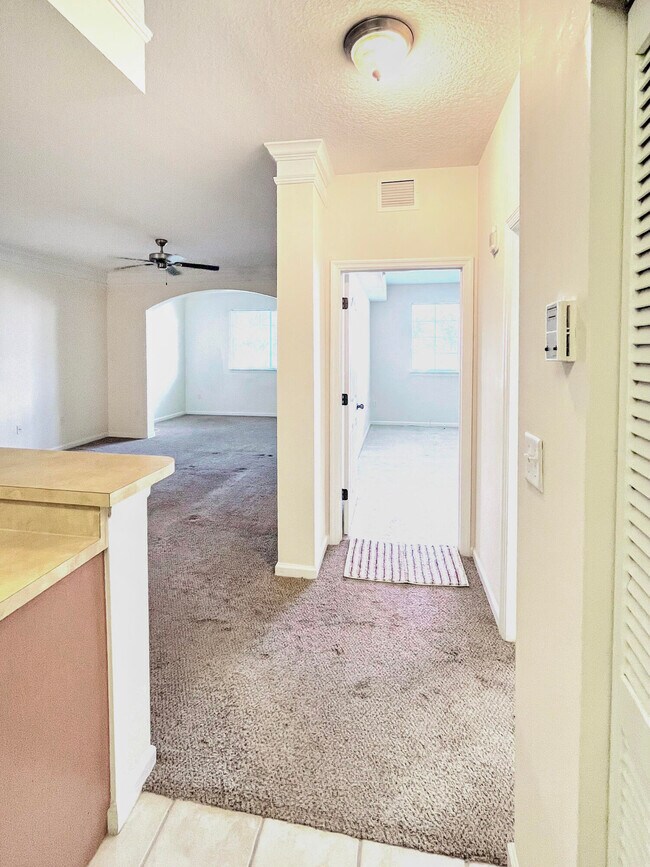 Building Photo - 9905 Baywinds Blvd