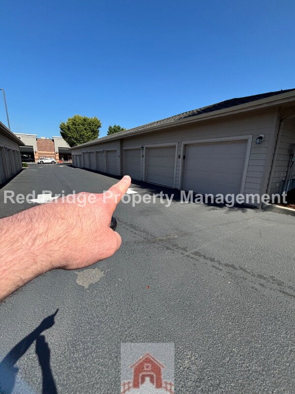 Building Photo - 15325 NW Central Dr