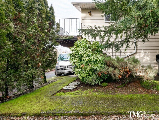 Building Photo - Charming 2BR Condo with a Garage in the Highly Desired McGillivray Neighborhood!
