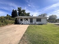 Building Photo - 5546 Cranbrook Way